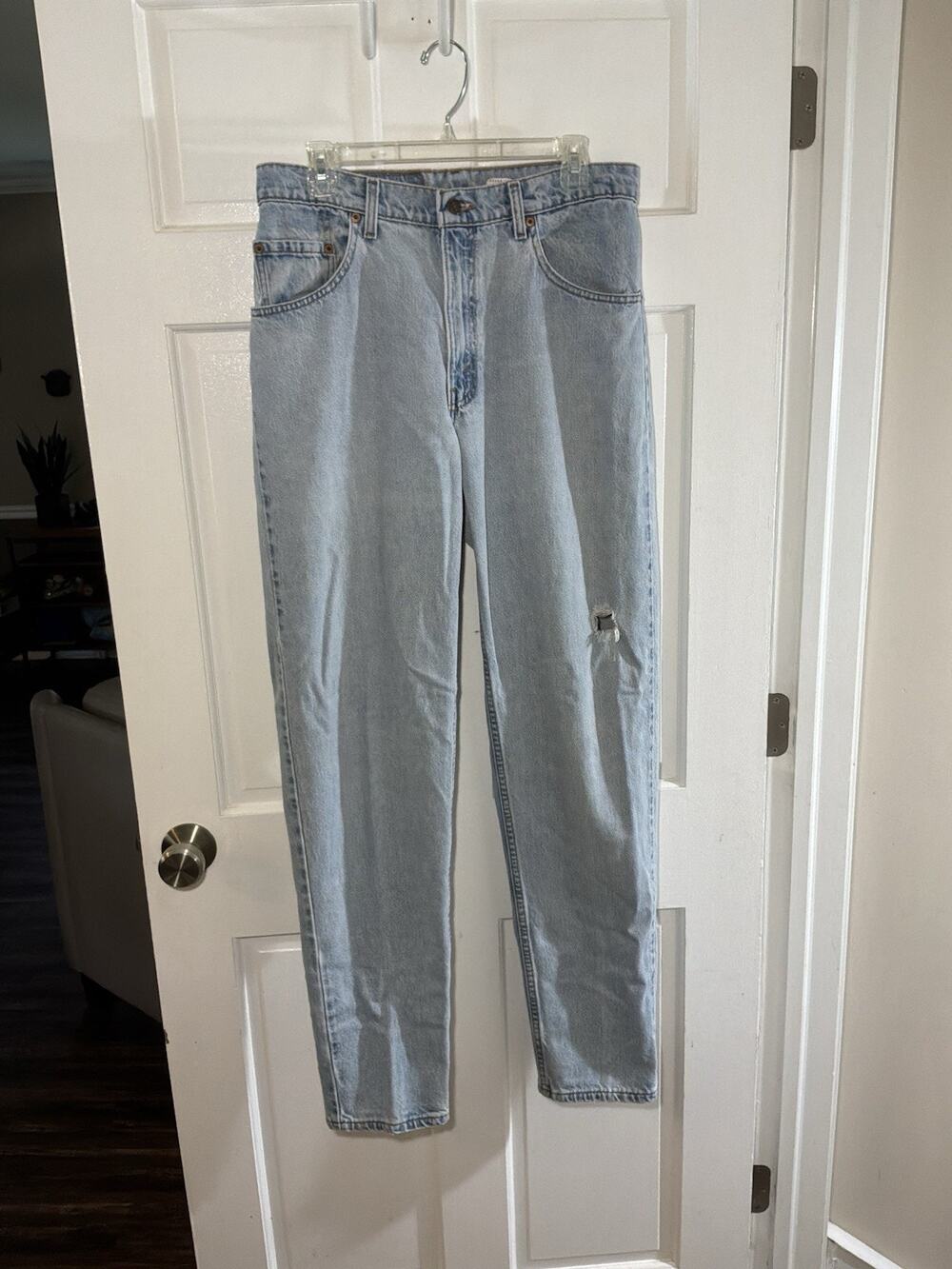 Vintage Levi’s 560 Men’3 33X34 Light Wash Tapered Fit Jeans